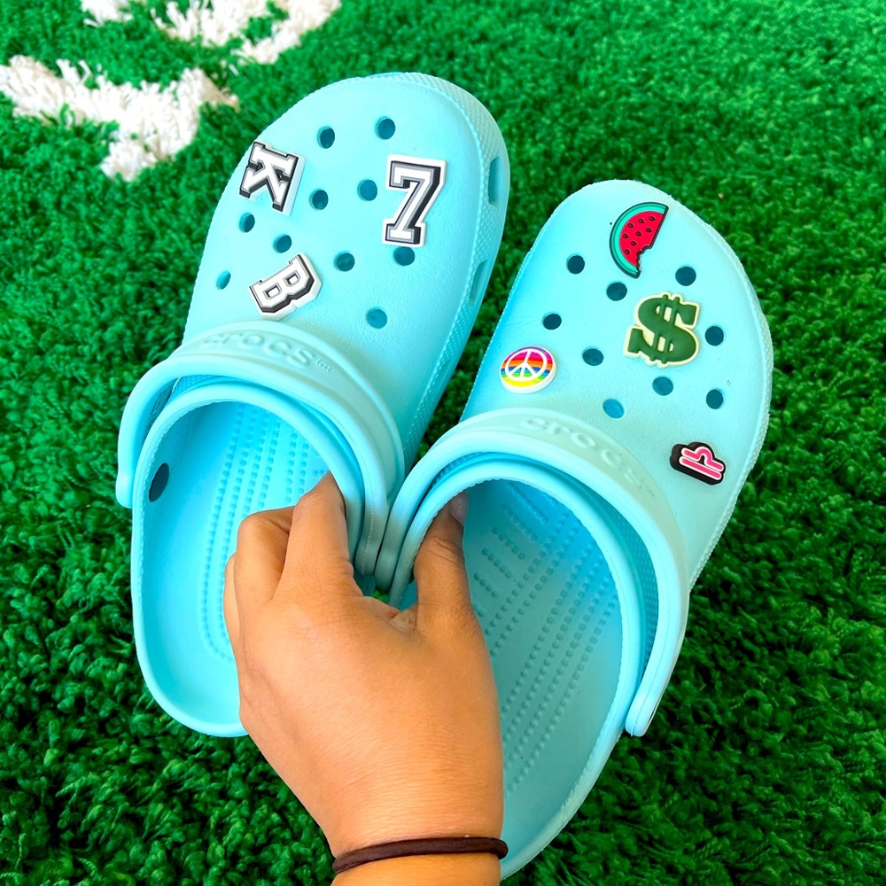 Crocs / Jibettz Included!